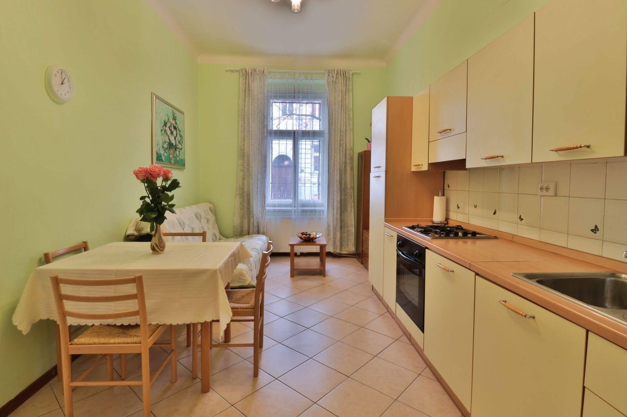 Apartment Na Kozacce 6 Прага Екстер'єр фото