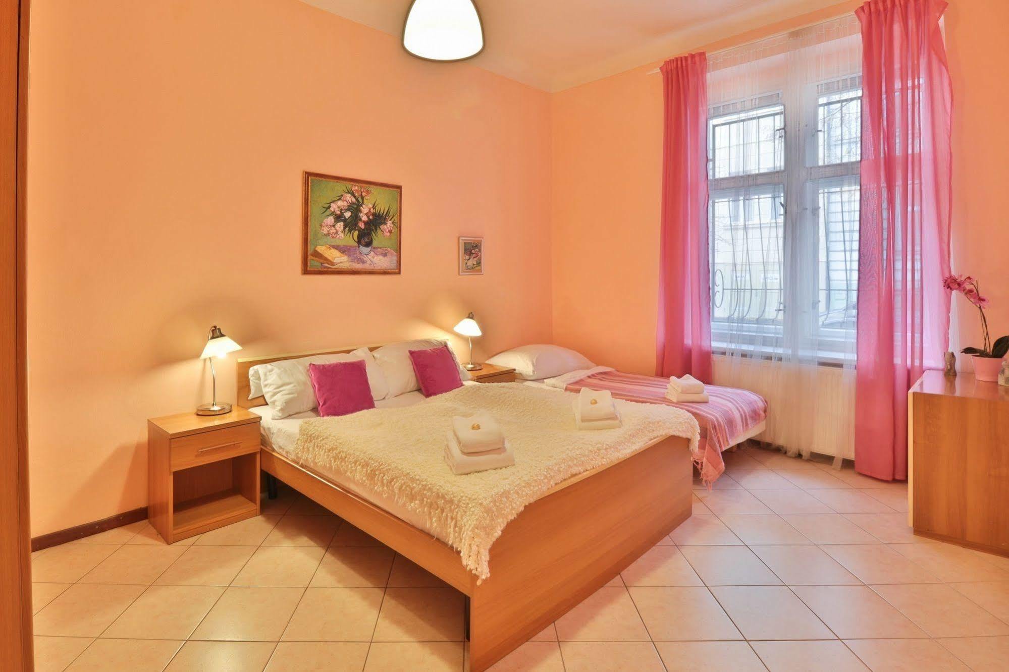 Apartment Na Kozacce 6 Прага Екстер'єр фото